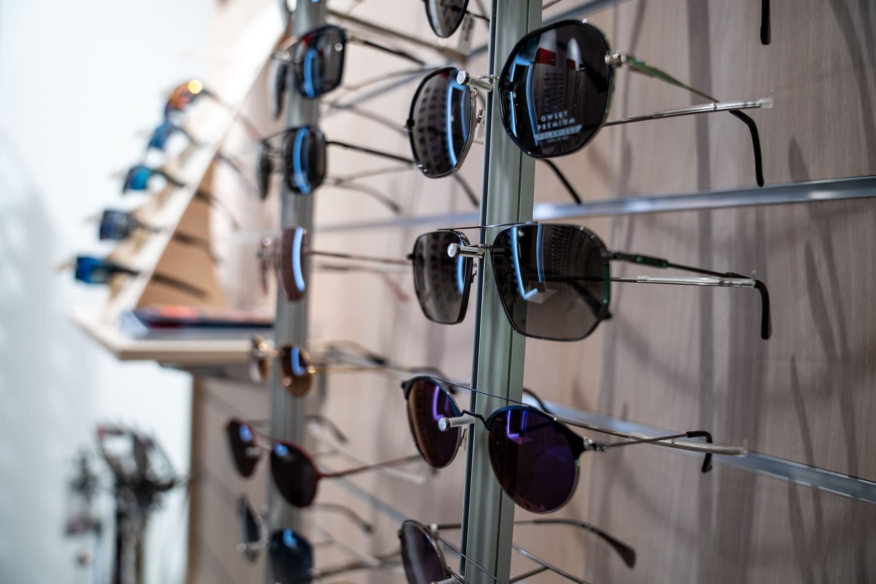 Auswahl an Sonnenbrillen bei Die Brille Dömer